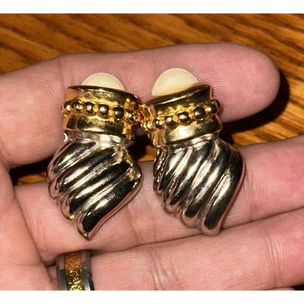 Vintage 80s Chunky Two Tone Ribbed Clip On Earrings Silver Gold Beaded Texture